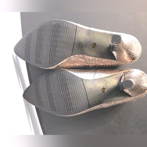 Mixit Pewter Snake “Emerald” Pumps - Picture 8 of 8